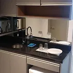 Loft confortável e completo! BRT e shopping!