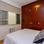 R. Carlos Góis, 476 - Leblon - LB016