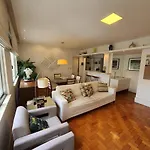 Apartment Arpoador Comfort - 3Qtos - Internet Fibra 200Mbps - 150m da Praia do Arpoador 300m e da de Ipanema e Copacabana
