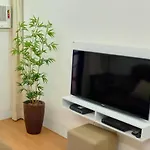 Apartamento na Barra da Tijuca com wi-fi em condomínio com piscina e próximo à praia