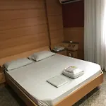 Hotel Serrano