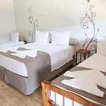 Arpoador Gallery Hostel