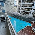 Excelente Apartamento No Leblon 02 Quadras Da Praia Em Predio Com Piscina, Sauna E Academia