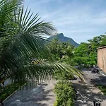 Vista Para Lagoa E Cristo Em Ipanema