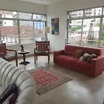 Apartamento Amplo, Arejado E Iluminado
