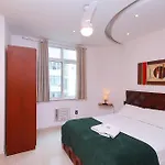 Apartamento moderno de 3 quartos com vista mar para 7 pessoas em Copacabana!