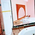 Lips Motel (Adults Only)