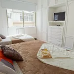 Apartamento Espacoso Na Quadra Da Praia Do Leblon