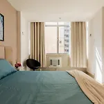 Luxo Na Quadra Da Praia De Copacabana