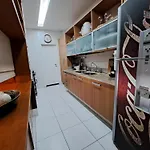 Quarto Exclusivo Ar Tv Metro Praia Copacabana - Proprietario Mora No Local
