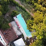 Banana Leaf Eco Hostel