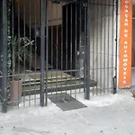 Quarto Em Copacabana, 1 Quadra Da Praia
