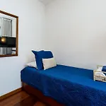 Omar do Rio - GSM 300/701: Grande apto p/ até 7 pessoas, Internet 250mbps, Garagem + Smart TV, Workstation, a 06 minutos andando da Praia do Leblon e do Metrô