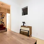1 Quarto 150M Da Praia De Copacabana | Pj 145/1106