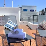 Cobertura Com Deck Para Alugar Ate 8 Pessoas Em Copacabana