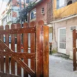 Casa Rosa A Uma Quadra Da Praia