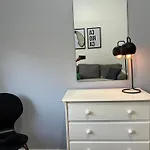 Apartamento C/Vista P O Mar No Leme