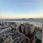 Beira Mar Vista Praia E Montanha