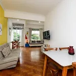 Omar do Rio - VP318/404: Qto e Sala., Smart TV, Internet 250mbps, a 300m da praia de Ipanema e a 110m do Metrô Nossa Senhora da Paz