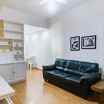 Apartamento Completo Na Praia De Copacabana 02 Quartos Com Vista Lateral Mar Em Andar Alto, Ar, Wifi , Netflix, Pauloangerami Rmvc18