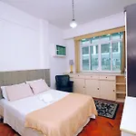Apto Com Varanda Em Localizacao Privilegiada