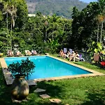 Castelo Dos Tucanos Host