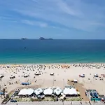 Apartamento Moderno em Prédio à Beira-mar na Praia de Ipanema