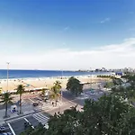 Apartamento Com Vista Espetacular P/ 9 Pessoas, Frente Mar, Proximo Ao Metro.