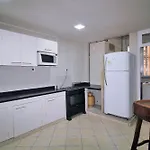 Apartamento Com Vista Espetacular P/ 9 Pessoas, Frente Mar, Proximo Ao Metro.