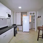 Apartamento Com Vista Espetacular P/ 9 Pessoas, Frente Mar, Proximo Ao Metro.