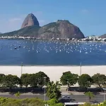 A Lazer Ou A Trabalho Fique Em Botafogo Em Frente A Praia E Ao Pao De Acucar
