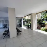 Lindo Ape Ao Lado Da Barra Da Tijuca