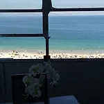 Aos Pes Do Mar