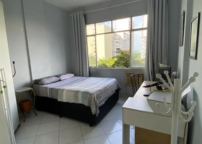 Apartamento em Copacabana a um quarteirão da praia!