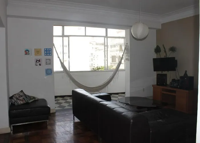 Lar Brasil - Quartos individuais e casais