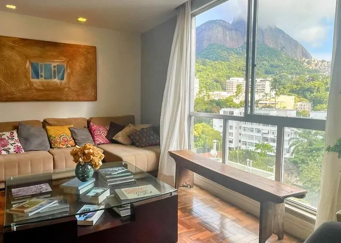 Amplo E Iluminado Apartamento Na Gavea