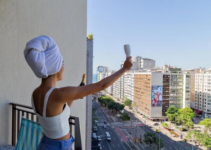 Praia Ha 5Min A Pe! Varanda Alta Com Vista! Piscina, Academia, Portaria 24Hrs, Shopping Ao Lado!