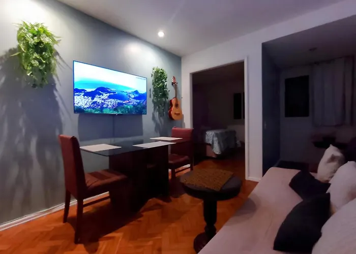 6 Minutos Das Praias Copacabana E Ipanema.