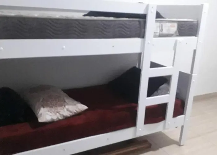 Quarto Em Copacabana, 1 Quadra Da Praia