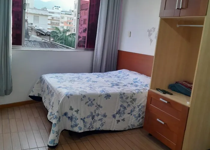 Ze\'S House