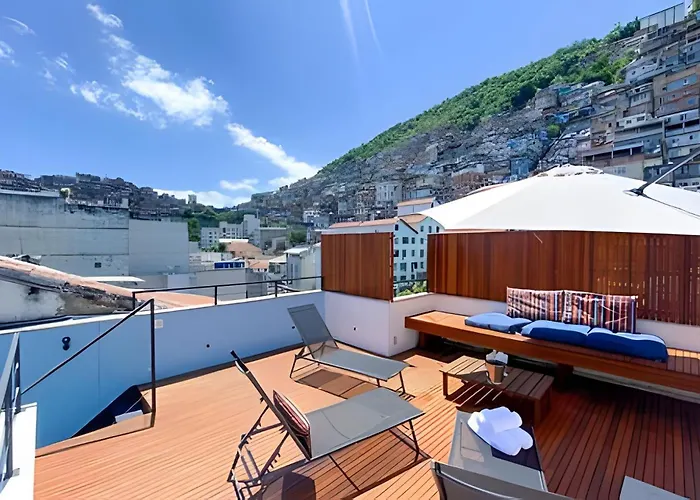 Cobertura Com Deck Para Alugar Ate 8 Pessoas Em Copacabana