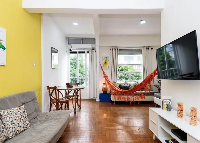 Omar do Rio - VP318/404: Qto e Sala., Smart TV, Internet 250mbps, a 300m da praia de Ipanema e a 110m do Metrô Nossa Senhora da Paz