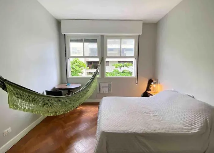Amplo Apartamento Em Frente A Praia De Copacabana