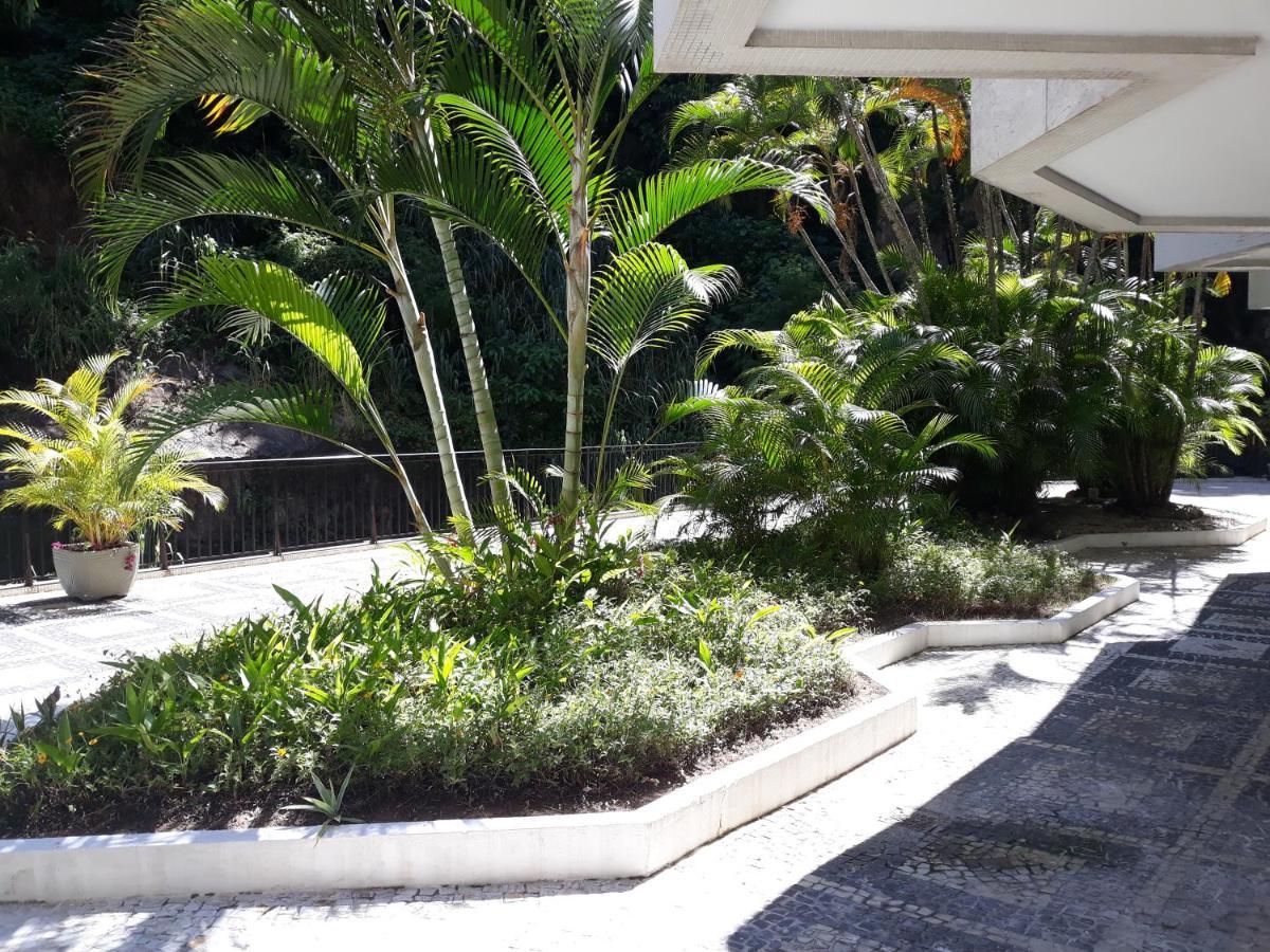 Real Hotel *