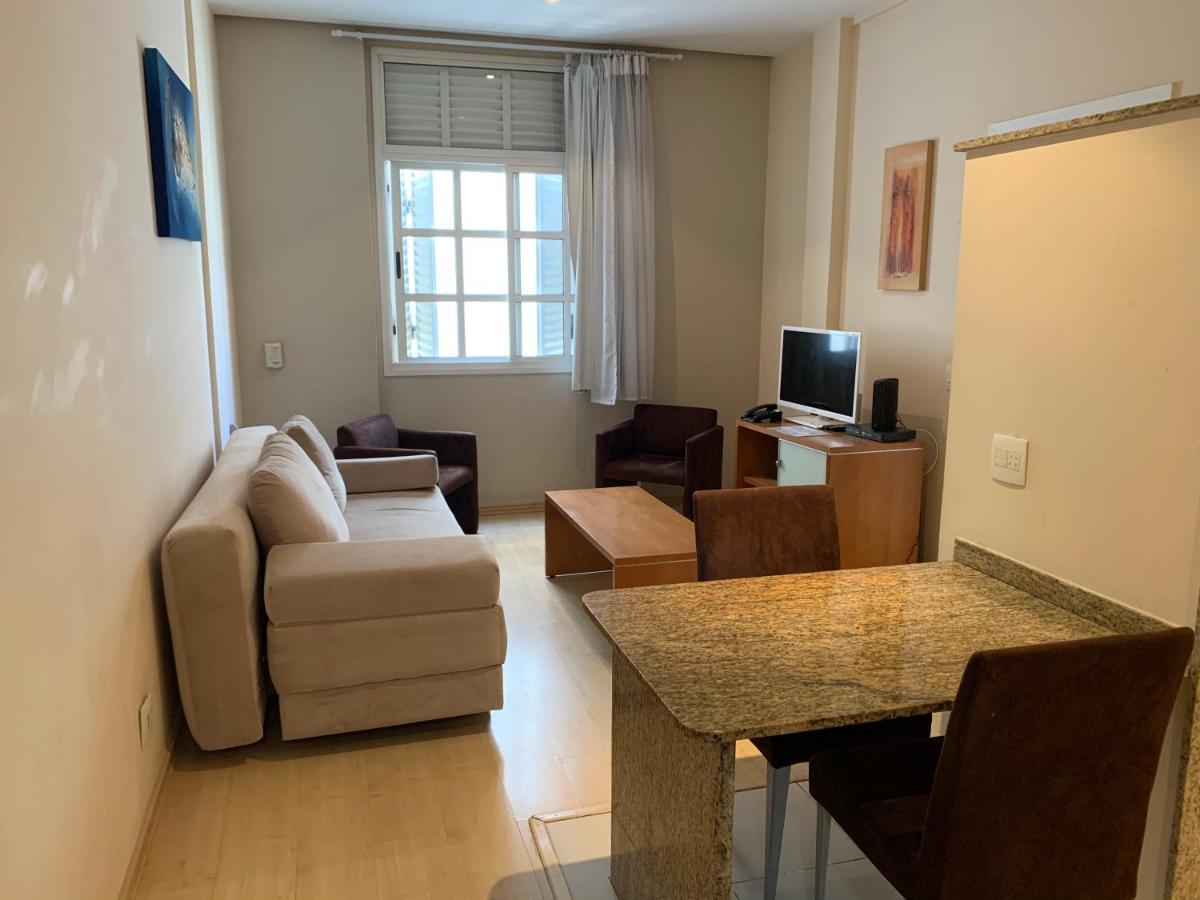 Residencial Com Serviços 45 Metros Decorado Com Sala, Suíte E Cozinha Na Quadra Da Praia De Copacabana Apartamento *