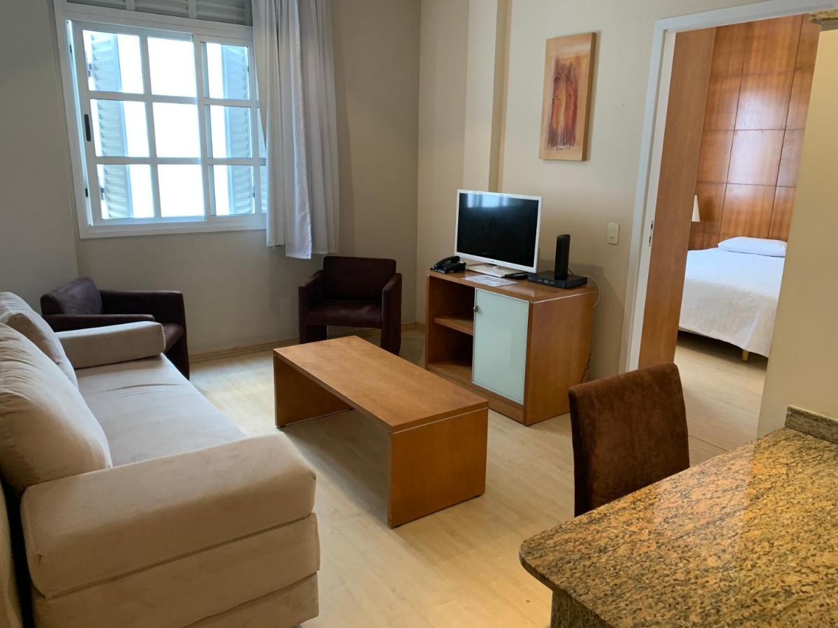 Residencial Com Serviços 45 Metros Decorado Com Sala, Suíte E Cozinha Na Quadra Da Praia De Copacabana Apartamento *