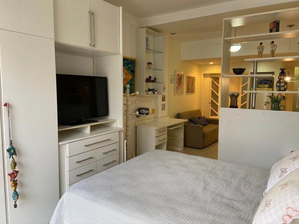 Apartamento Studio_copacabana: Varandinha Com Vista Lateral Mar *