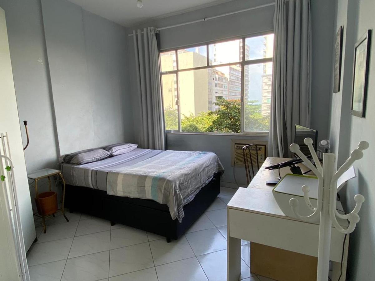 Apartamento Em Copacabana A Um Quarteirão Da Praia! Apartamento Rio de Janeiro