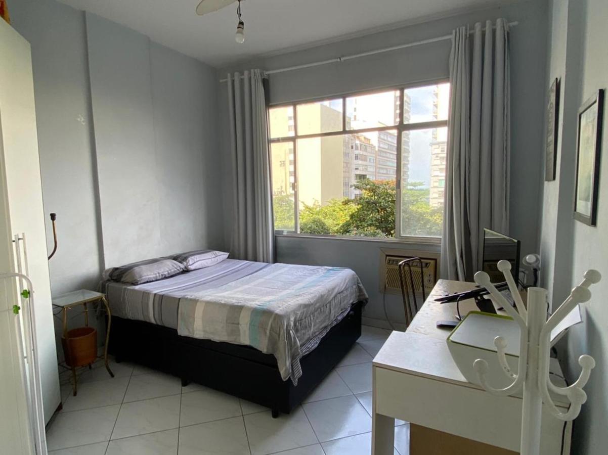 Apartamento Em Copacabana A Um Quarteirão Da Praia! Apartamento Rio de Janeiro