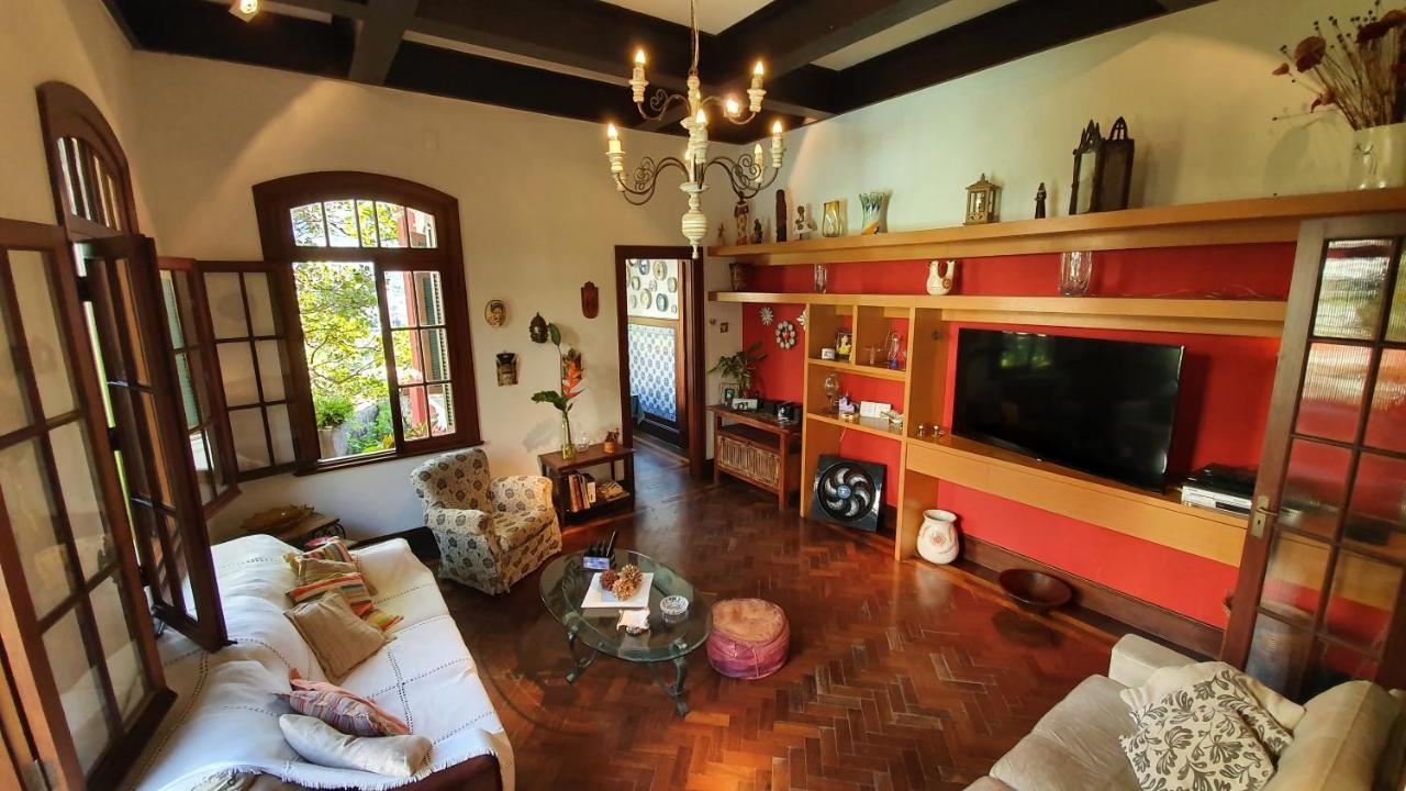 Casa Vermelha Bed & Breakfast *